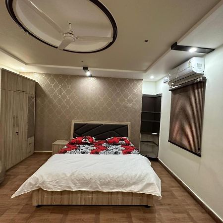 Sunrays - Unique 3Bhk In The Heart Of The City Gwalijar Zewnętrze zdjęcie